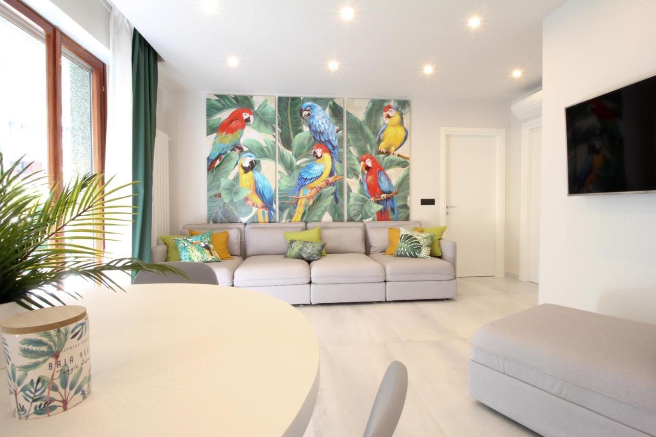 Parrots & Palms Bordighera