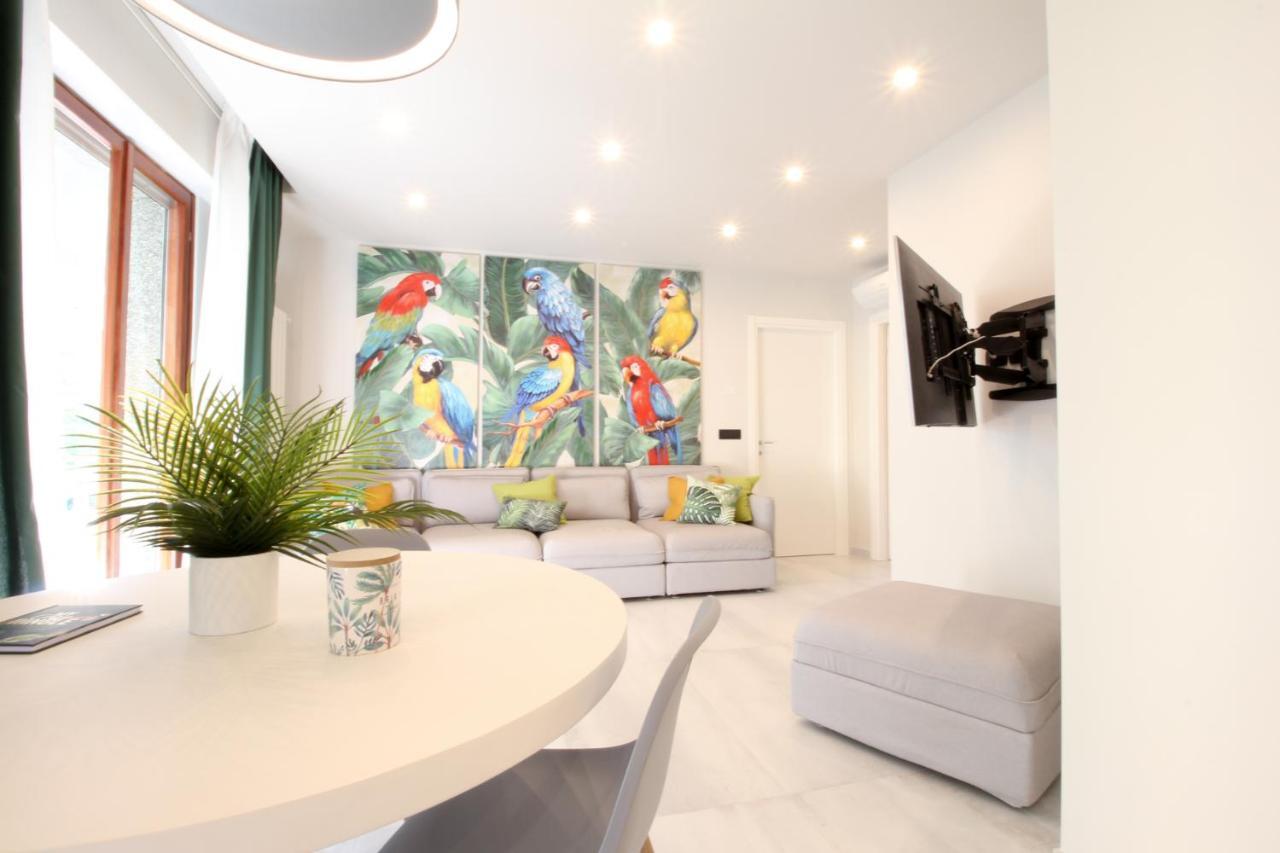 Apartment Parrots & Palms Bordighera